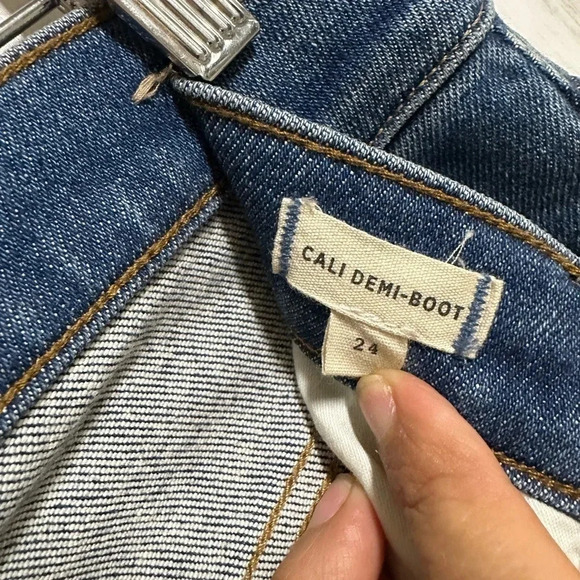 Madewell Cali Demi-Boot Jeans - Picture 8 of 9